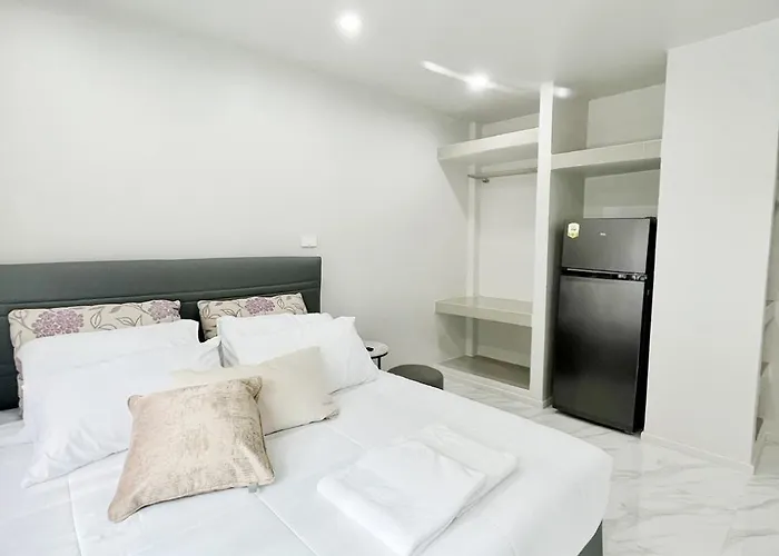 Langsuan Smile Hotel